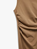 Drape Detaylı Kolsuz Yırtmaçlı Midi Boy Kayık Yaka Elbise