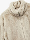 Koton X Sima Tarkan - Suni Süet Astarlı Dik Yaka Uzun Kollu Crop Fermuarlı Peluş Mont