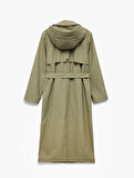 Düğmeli Kemer Detaylı Kruvaze Yaka Çıkarılabilir Kapüşonlu Uzun Trençkot