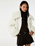 Geniş Yaka Fermuarlı Cep Detaylı Suni Kürk Ceket