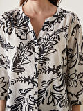 LCWAIKIKI Classic Siyah Kaçık Yaka Çiçekli Kadın Bluz