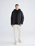 LCWAIKIKI Classic Siyah Standart Kalıp Kapüşonlu Erkek Mont