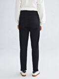LCWAIKIKI Classic Siyah Slim Mom Kadın Jean Pantolon