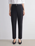 LCWAIKIKI Classic Siyah Büyük Beden Beli Kemerli Kadın Cigarette Pantolon
