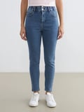 LCWAIKIKI Classic İndigo Yüksek Bel Slim Mom Kadın Jean Pantolon