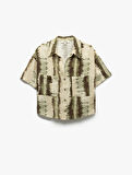 Aplike Çift Cep Detaylı Batik Desenli Viskon Kısa Kollu Crop Gömlek