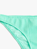 Dokulu Bikini Altı