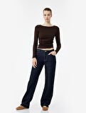 Pamuklu Slim Fit Kayık Yaka Drapeli Uzun Kollu Tişört