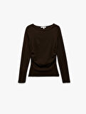 Pamuklu Slim Fit Kayık Yaka Drapeli Uzun Kollu Tişört