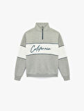 Oversize Şardonlu Renk Bloklu Kolej Baskılı Yarım Fermuarlı Sweatshirt