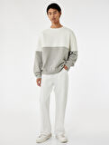 Oversize Uzun Kollu Renk Bloklu Baskı Detaylı Bisiklet Yaka Sweatshirt