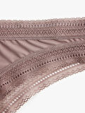 Dantel Detaylı String Külot