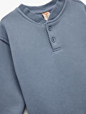 Düğme Detaylı Uzun Kollu Bisiklet Yaka Basic Sweatshirt