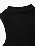 Basic Slim Fit Dik Yaka Modal Kolsuz Bluz