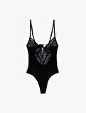 V Yaka İnce Askılı Transparan Dantelli Bodysuit