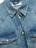 Uzun Kollu Klasik Yaka Cep Detaylı Düğmeli Pamuklu Oversize Denim Gömlek