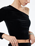 Slim Fit Asimetrik Yaka Uzun Kollu Crop Tek Omuz Kadife Bluz 