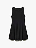 Geniş Yuvarlak Yaka Slim Fit Kolsuz Mini Elbise