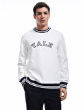 Uzun Kollu Çizgi Detaylı Bisiklet Yaka Lisanslı Yale Baskılı Sweatshirt
