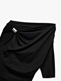 U Yaka Toka Detaylı Slim Fit Kısa Kollu Asimetrik Tişört