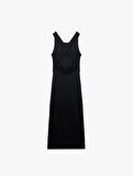 Slim Fit Kolsuz Bisiklet Yaka Drapeli Sırt Detaylı Midi Elbise
