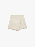 Koton X Melis Ağazat - Keten Karışımlı İşleme Detaylı Kruvaze Mini Şort Etek