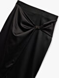 Kruvaze Yırtmaç Detaylı Slim Fit Saten Midi Etek