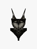 V Yaka Askılı Dantelli Bodysuit
