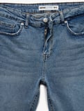 Katlamalı Paça Cep Detaylı Pamuklu Slim Fit Jean Şort