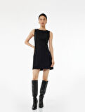 Slim Fit Kolsuz Bisiklet Yaka Mini Elbise