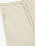Beli Bağcıklı Cep Detaylı Dokulu Bermuda Şort