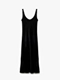 Slim Fit Kolsuz U Yaka Kalın Askılı Uzun Saten Elbise