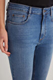 Julia 116 NORMAL BEL MAVİ CROP FLARE JEANS KADIN
