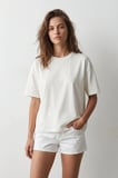 elemge %100 Pamuk Süprem Kadın Boxy Fit Ekru T-Shirt Bol Kesim Düşük Omuzlu Bisiklet Yaka Krem Tişört
