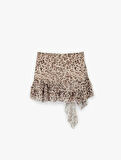 Asimetrik Kesim Fırfırlı Şortlu Leopar Desenli Mini Etek