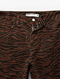 Pamuklu Taş Detaylı Düğmeli Cepli Leopar Desenli Jean Pantolon - Longer Straight Jean