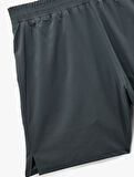 Regular Fit Yırtmaçlı Dikiş Detaylı Beli Lastikli Kısa Spor Şort