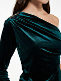 Uzun Kollu Tek Omuz Taşlı Kadife Bluz
