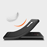 Xiaomi Pocophone F1 ile Uyumlu Kamera Korumalı Darbe Önleyici Carbon Brushed Silikon Kılıf