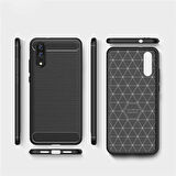 Huawei P20 ile Uyumlu Kamera Korumalı Darbe Önleyici Carbon Brushed Silikon Kılıf