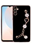 Galaxy A24 Kılıf Kalpli Çiçekli Bileklik Zincirli Kamera Korumalı Kenarları Gold Renk, Silikon