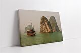 Nehirde Gemi İle Seyahat Kanvas Tablo