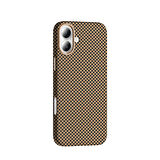 iPhone 16 Kılıf M-safe Şarj Özellikli Karbon Fiber Görünümlü Gros Kılıf Desert Titanyum