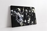 Atatürk Arkadaşlarıyla Sohbet Ederken