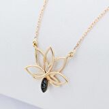 Siyah Pırlanta Lotus Çiçeği Kolye