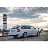 Skoda Superb 2 Combi SW 2009-2015 Sağ Arka Tampon Reflektörü 3T9945106