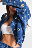 Kadın Mavi Renk 1s5-5 Kuş Gözü Detaylı Crop Oversize %100 Koton Tasarım Denim Ceket