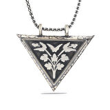 925 Ayar Gümüş Üçgen İçi Açılabilen Çiçek Muskalık Gümüş Kolye