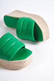 JET-REINA Dolgu Topuklu Ortopedik Taban Hasır Görünümlü Kadın Terlik CKT - Yeşil