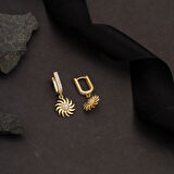 Güneş Işıltısı Sallantılı Altın Küpe